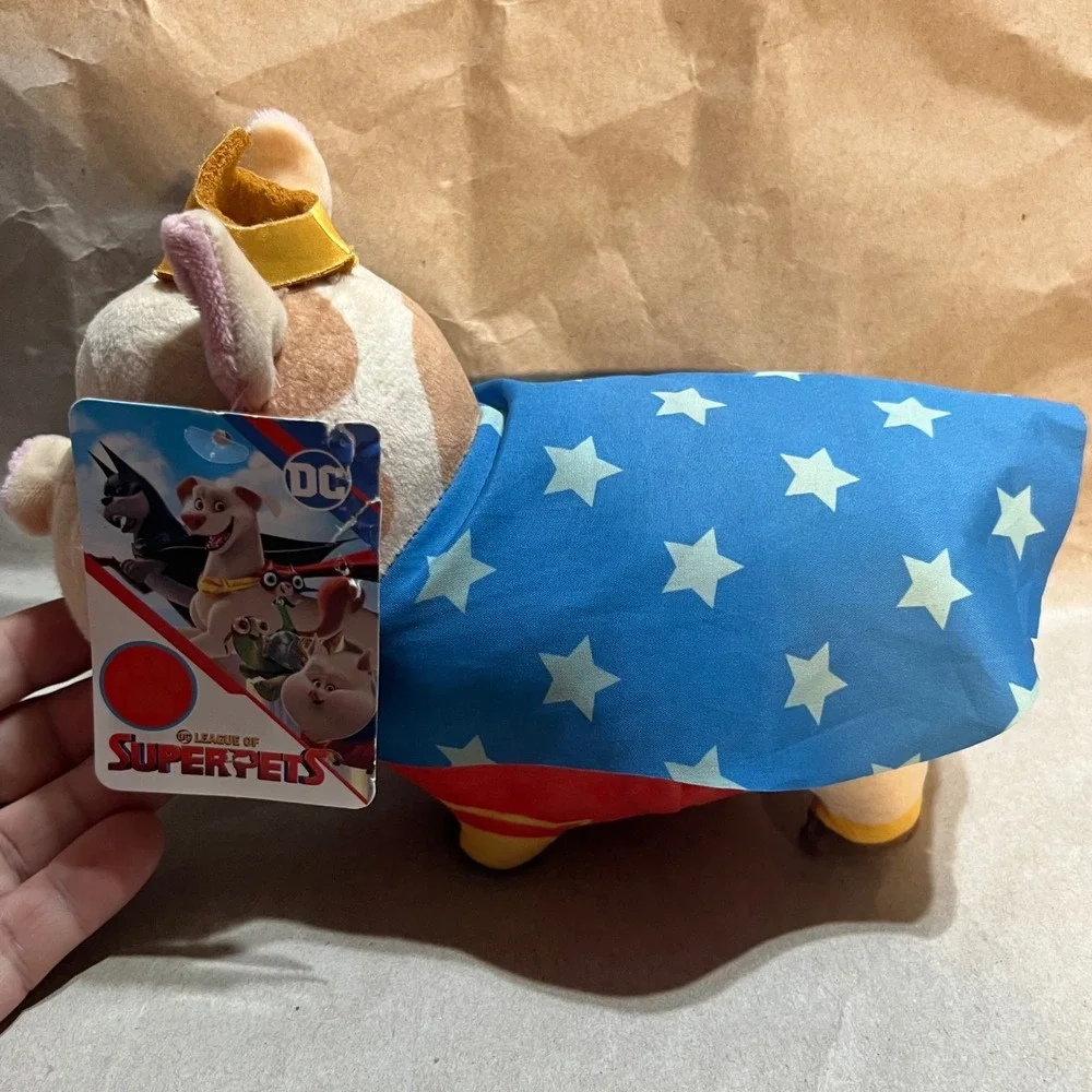 DC League of Super-Pets PB the Pig Plush Wonder Woman Costume Tan‎ Blue New